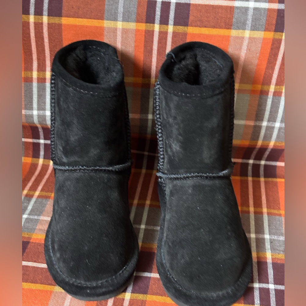 BearPaw Black Suede Boots